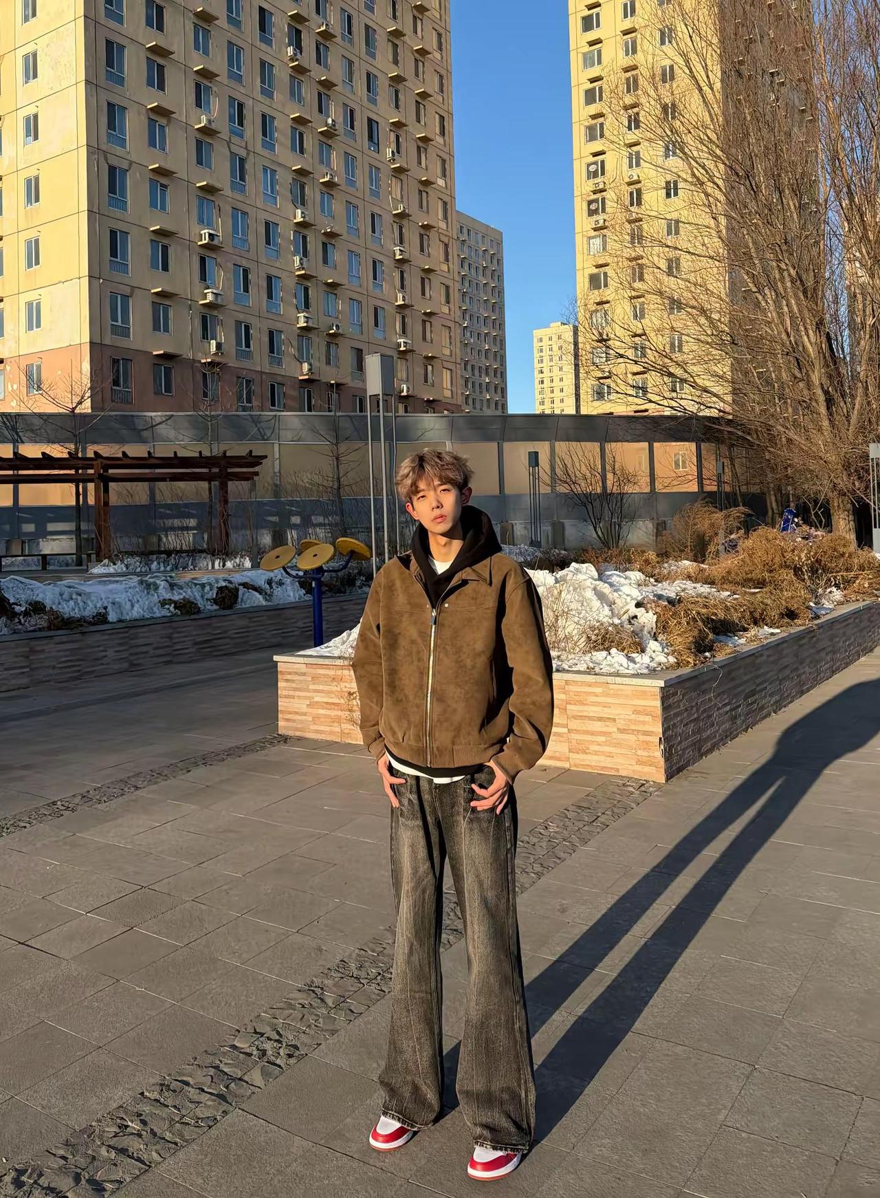 露水情缘吗 其实连情也没有 却硬要说假意里参杂了一丝真心男生穿搭