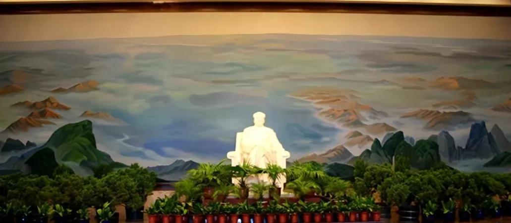 一个网友这样说：中国共产党对毛主席的态度，决定了中国人民对共产党的态度，也直接影