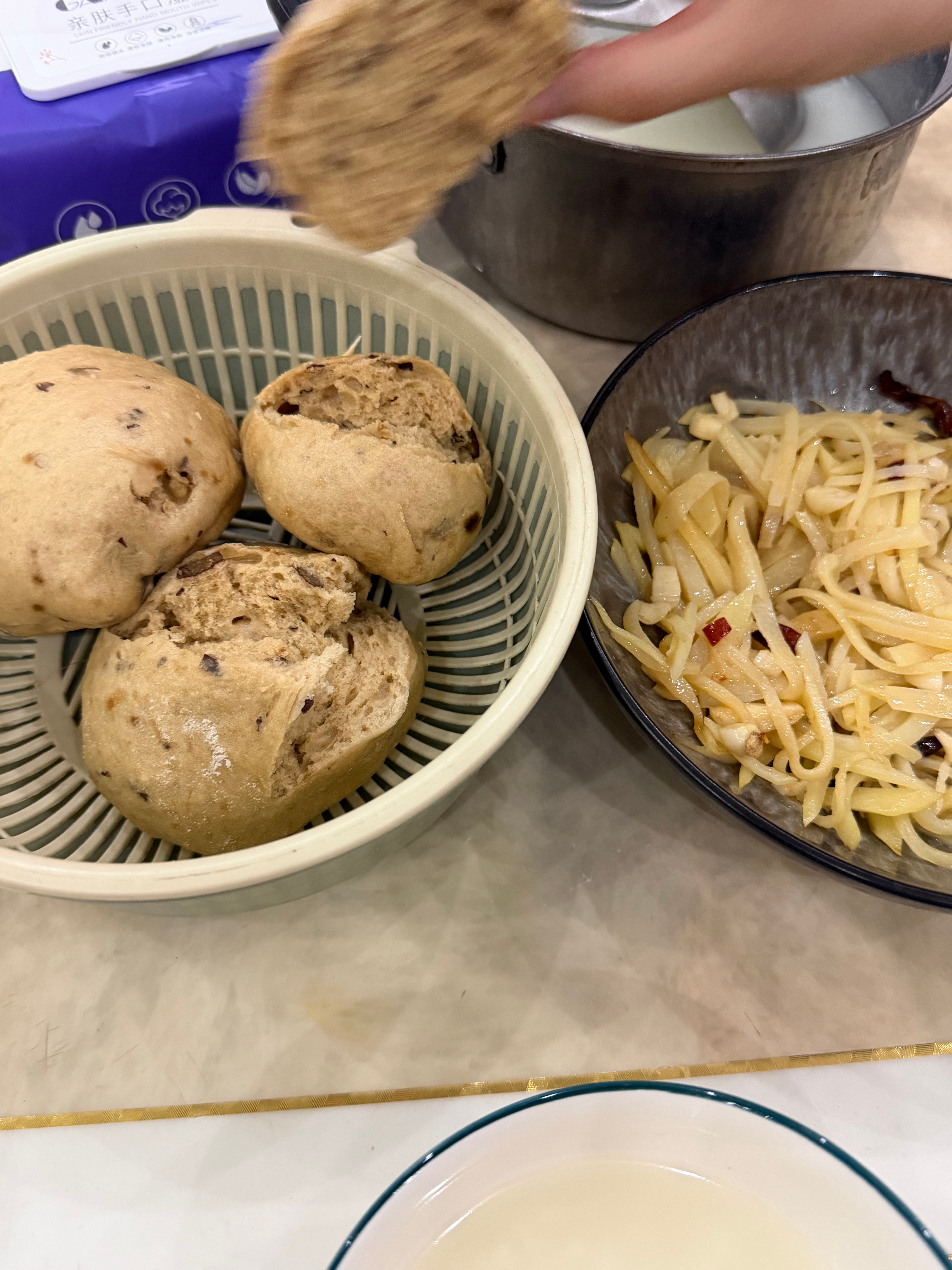 我妈蒸的馍 吃起来很上头 越吃越想吃 