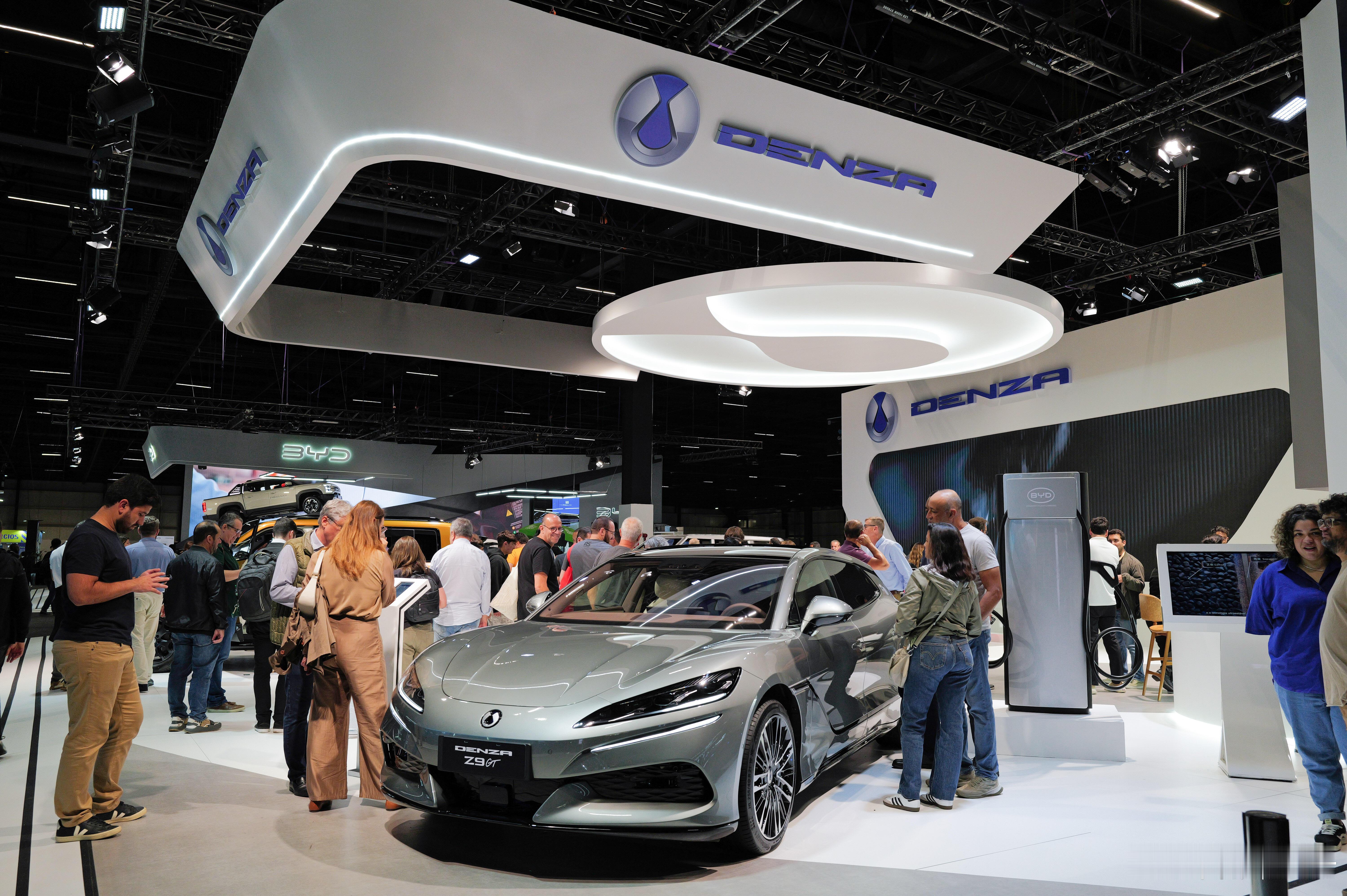 在前几天的圣保罗国际车展上，腾势官宣正式进驻巴西，这步棋走得相当有远见，妥妥是它