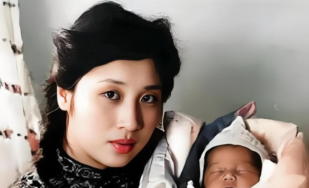 张灵甫死前绝不会想到，娇妻会为他守寡74年。

麻烦各位读者点一下右上角的“关注