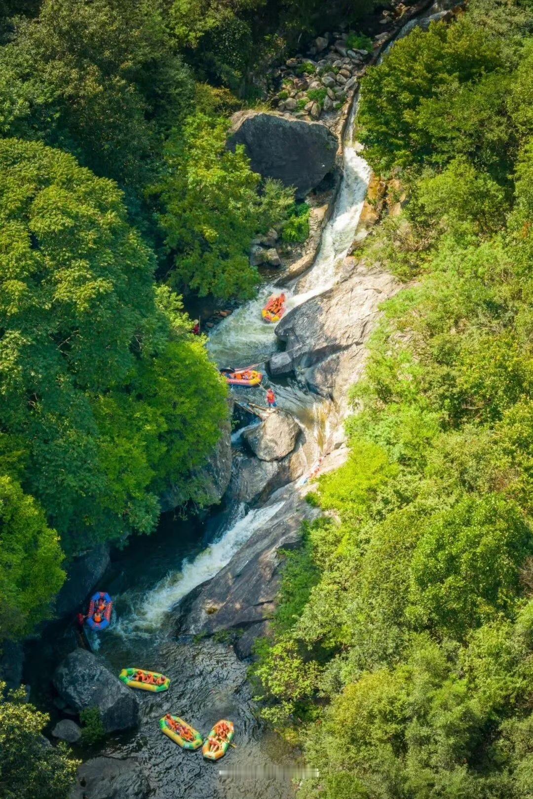 来武汉过周末  体验峡谷漂流 刺激拉满！位于黄陂区锦里沟景区内的木兰神牛溪峡谷漂