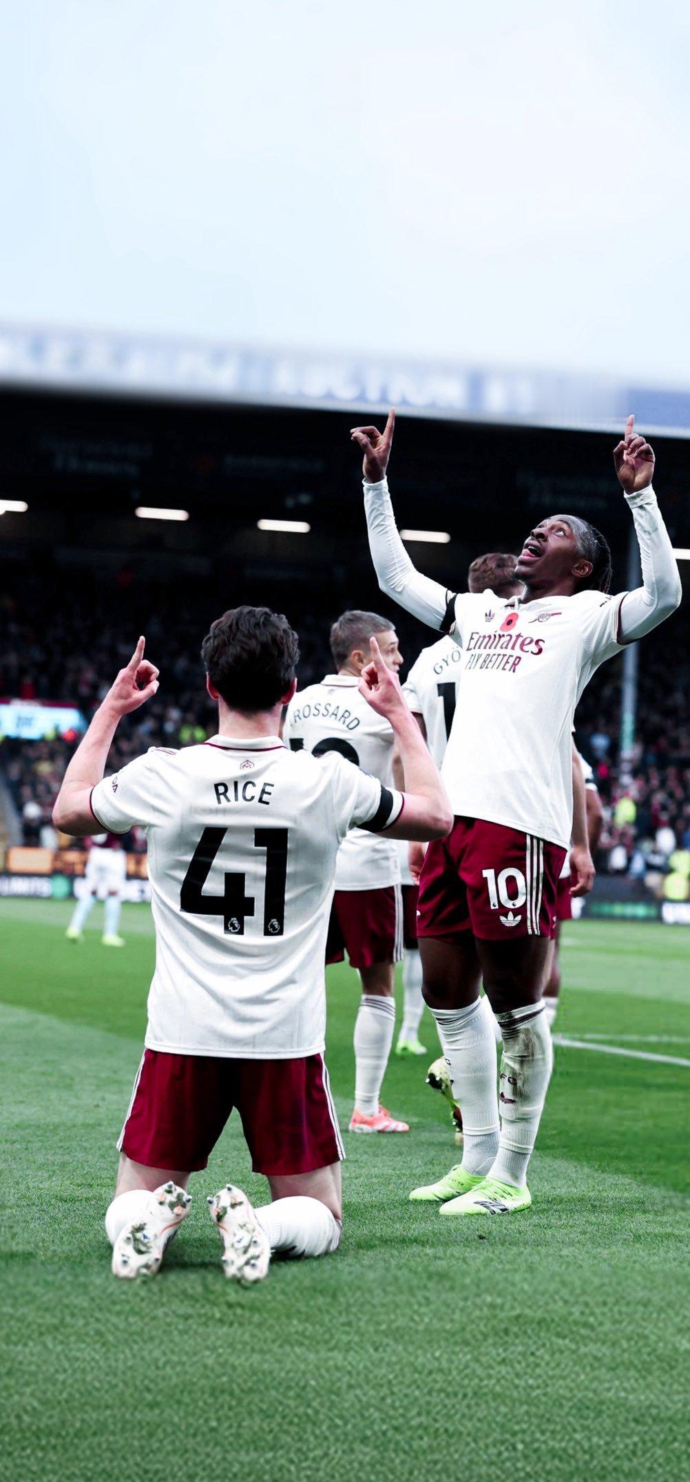 枪手伯恩利vs阿森纳 比赛手机壁纸📱英超联赛 阿森纳[超话] ​​​