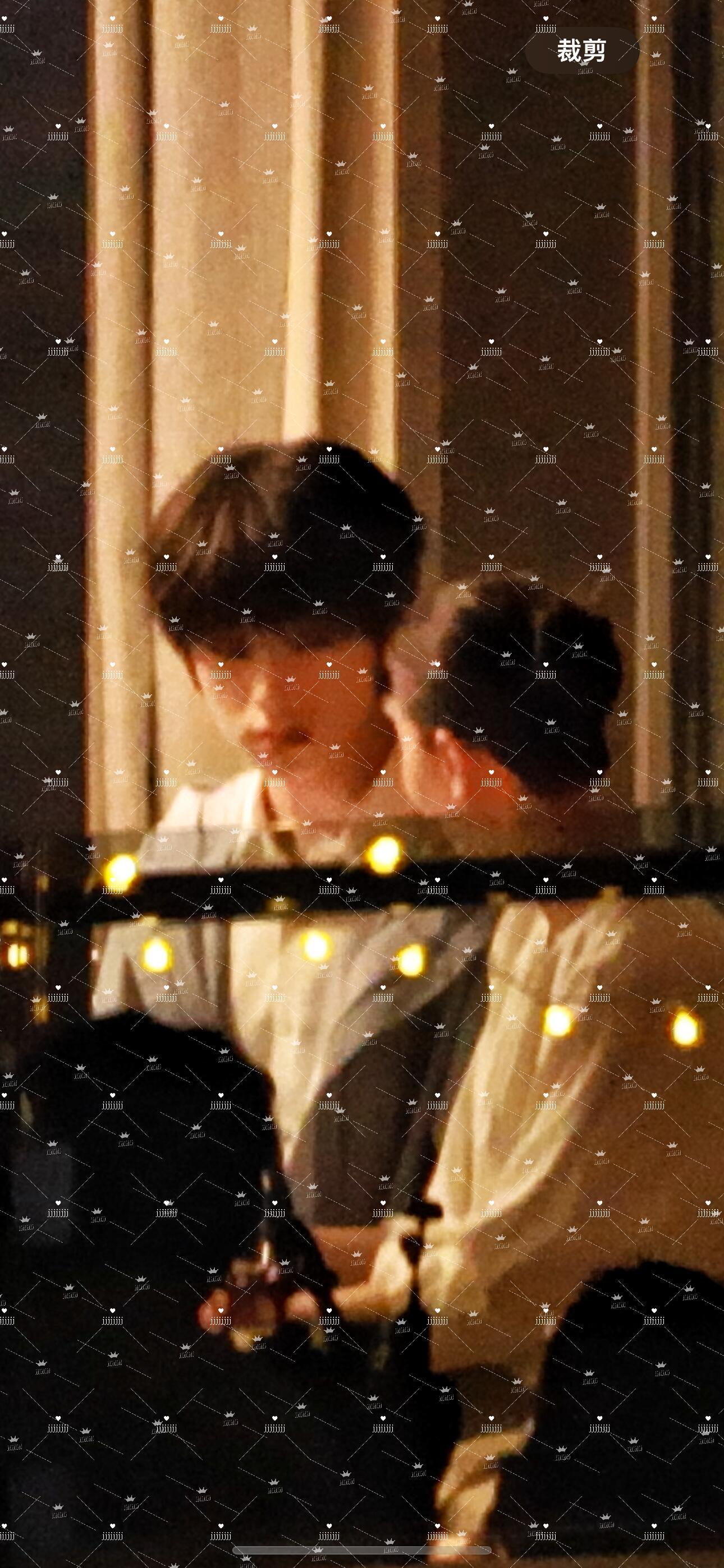 董洁王橹杰摸脸路透 王橹杰家庭戏新路透妈妈摸付彬言的脸，好温馨的画面魂穿董洁老师