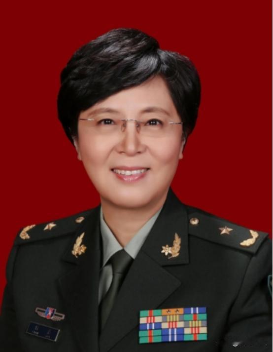 1988年，23岁的清华女研究生在火车上对一个35岁的男人一见钟情。女孩父母强烈