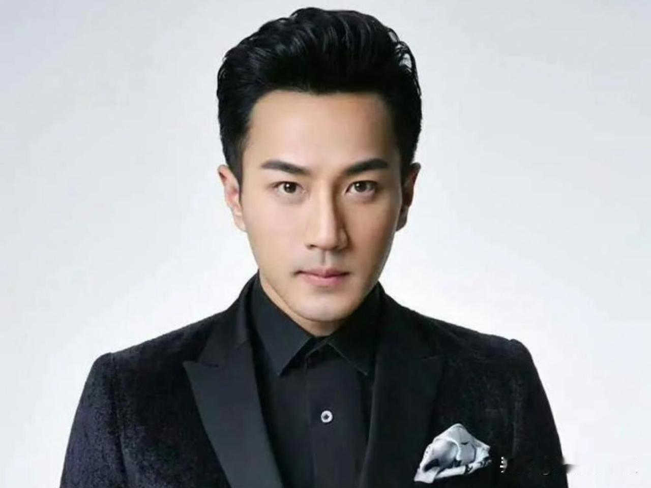 内娱我最搞不懂的就是刘恺威
明明52岁了，他却能在每个年龄阶段交往不同的女神，还