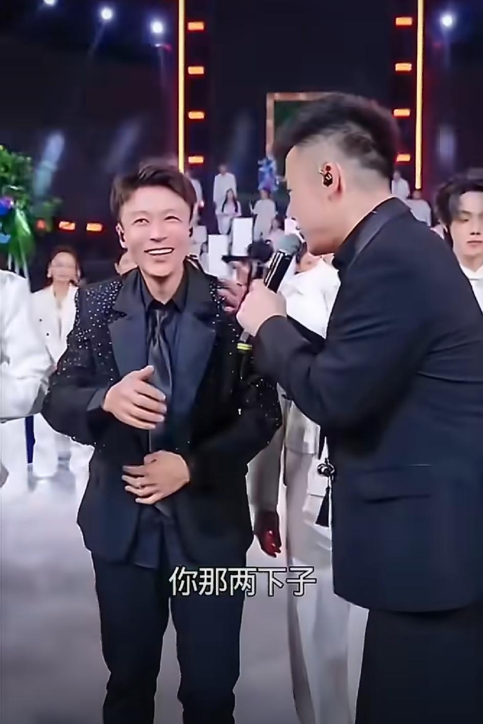 东方阿宝翻车，花1亿签约的户外发，为啥能全身而退？

他没碰阿宝的核心业务，只是