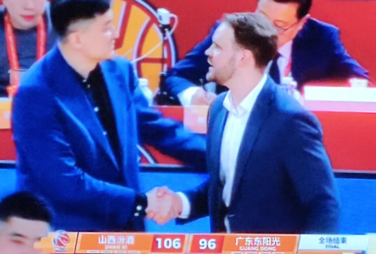 山西106-96广东，两队赛前排名其实已经定格，看的是比赛内容。
广东队主场意外