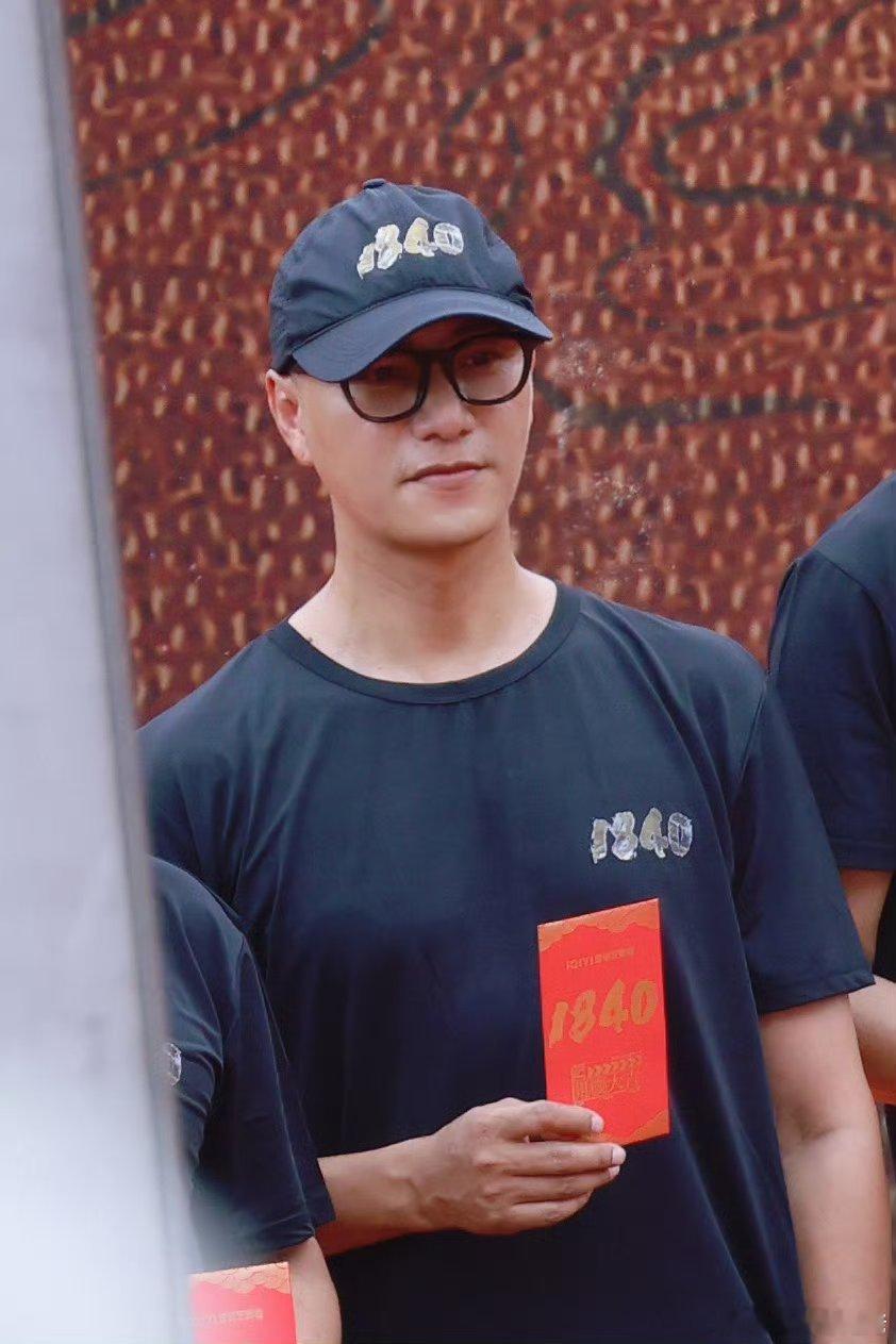 这个备案已经3年的电影，终于开拍了。你们坤主演，谁扛票房[流浪地球2] ​​​