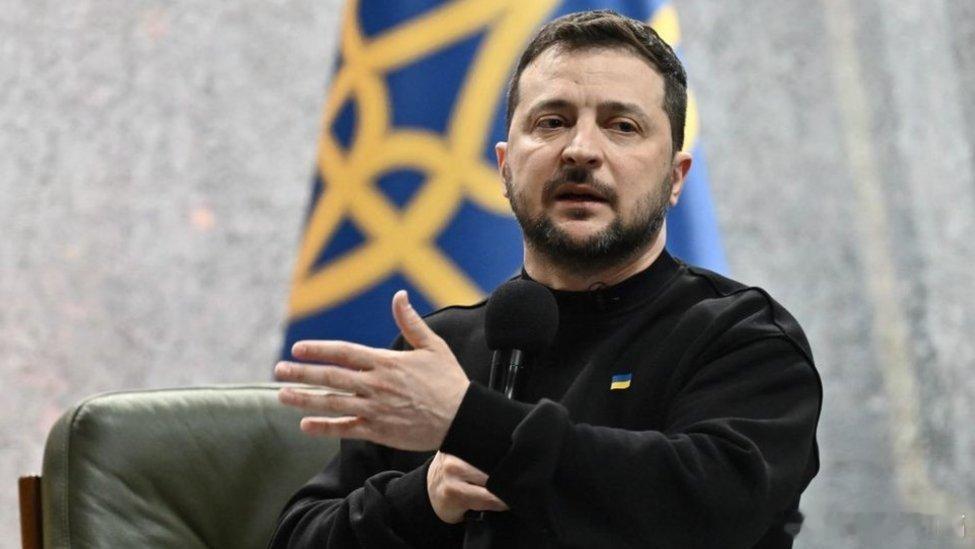 凤凰新闻【泽连斯基：“能源停火”开始，俄方改打后勤设施】据凤凰卫视报道，乌克兰总