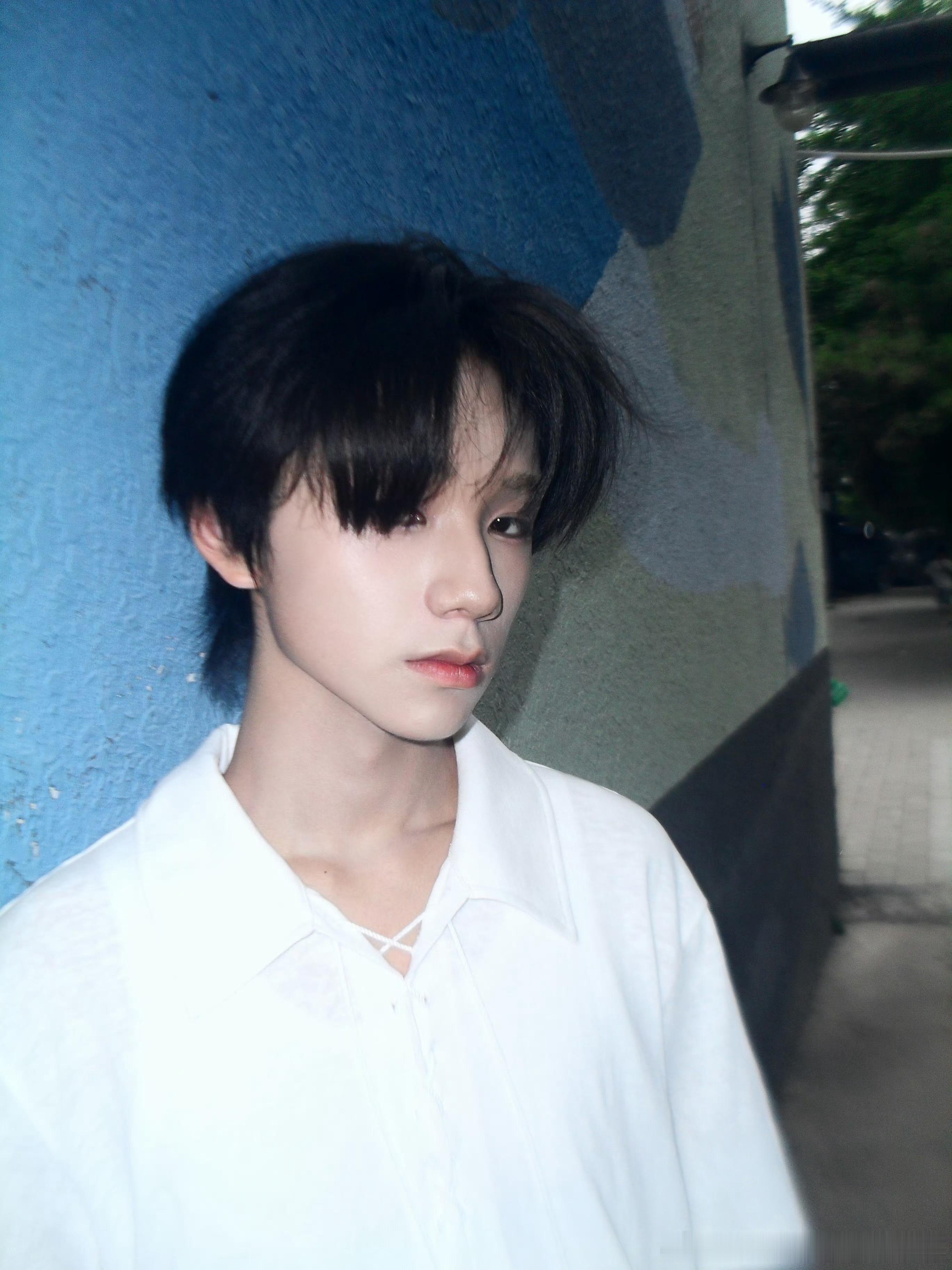 王橹杰忧郁小杰是忧郁大王 