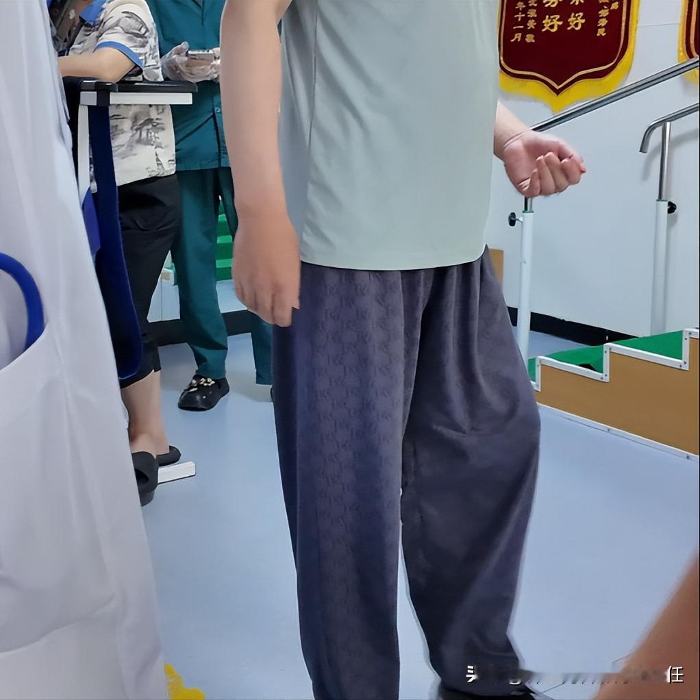 偏瘫3秘诀，让你走路越来越好
 
如果你有偏瘫姿态，比如说足内翻、足下垂等肌张力