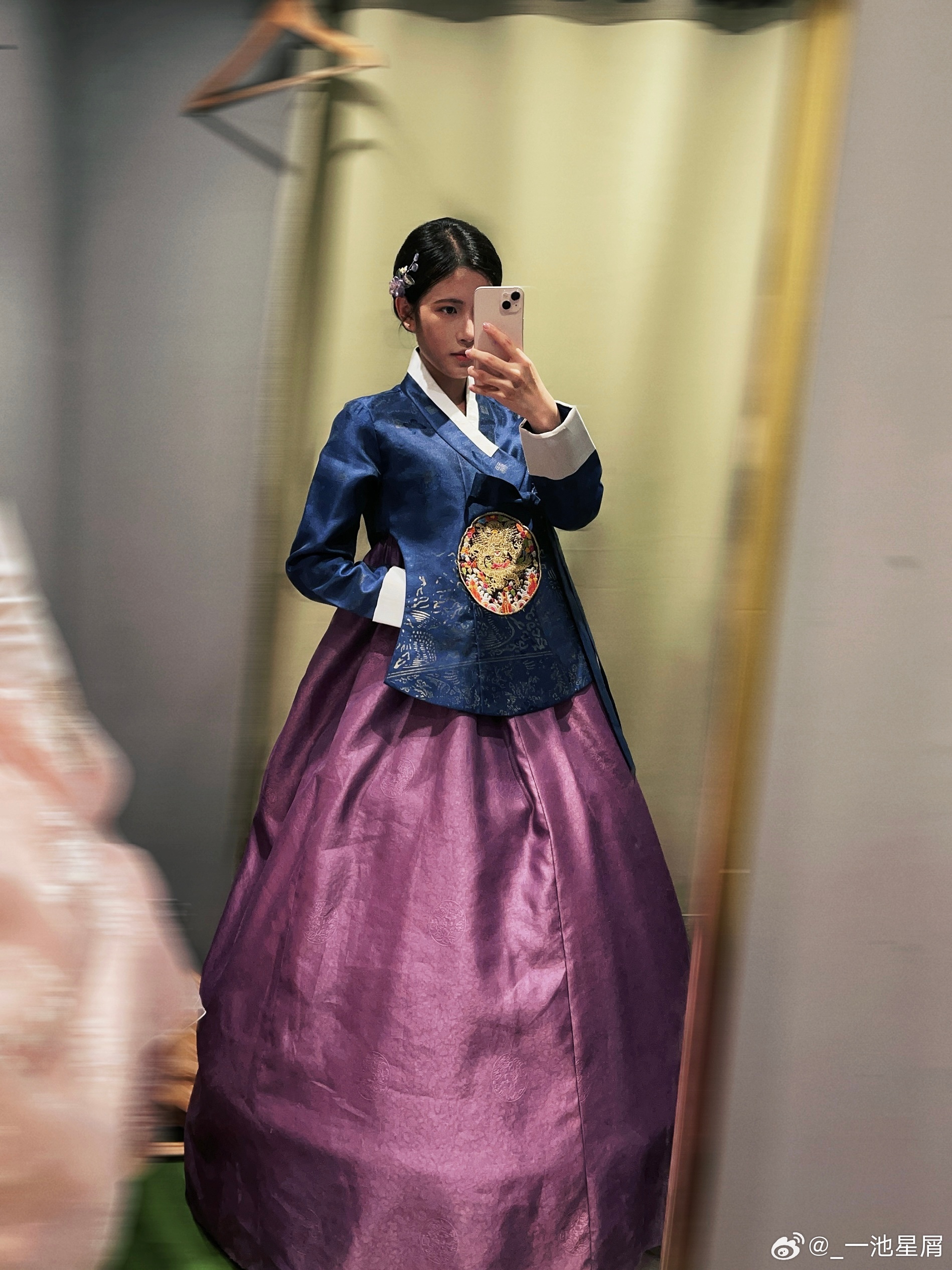 别人是韩服公主，我是宫里资历很深的嬷嬷