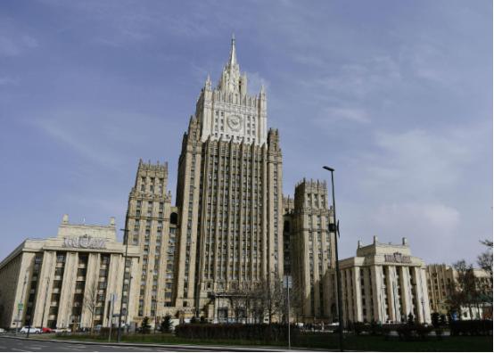 俄外交部发言人扎哈罗娃官宣，已经把德国驻俄罗斯的大使兰布斯多夫，给叫到外交部去了