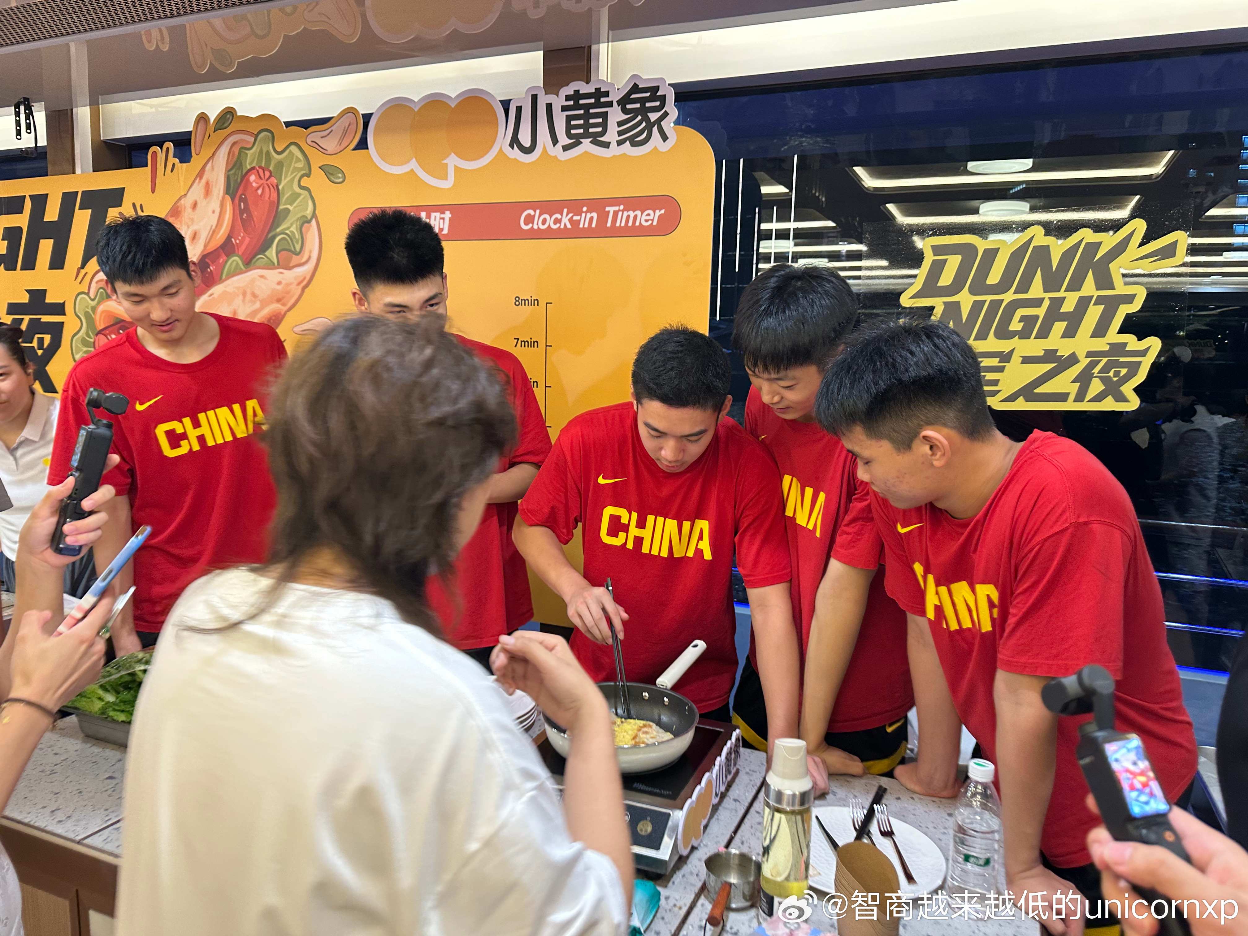 U16国青小球员自制灌饼中国男篮[超话]小黄象为爱助攻 ​​​