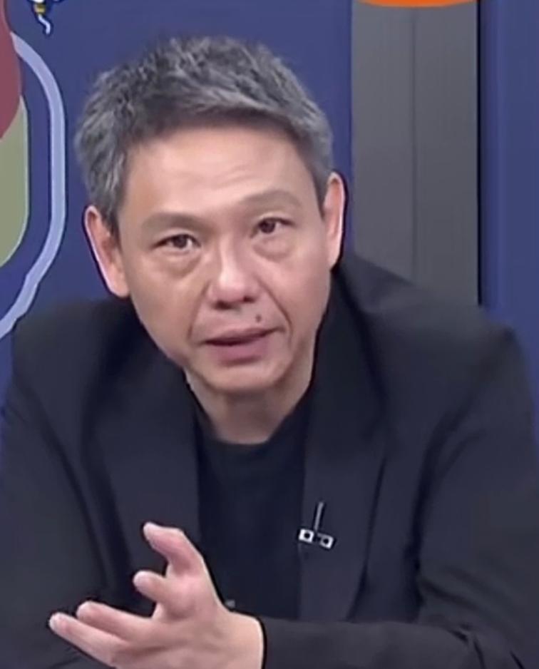 台湾时事评论员谢寒冰：别看川普现在好像一副志得意满的样子，可是我觉得他心里头是忐