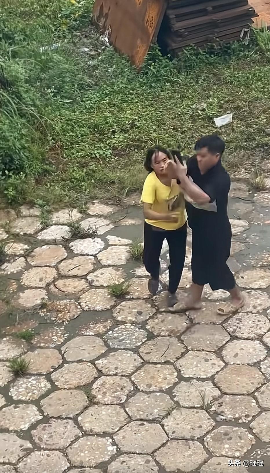 我都是边聊边删的[呲牙]
