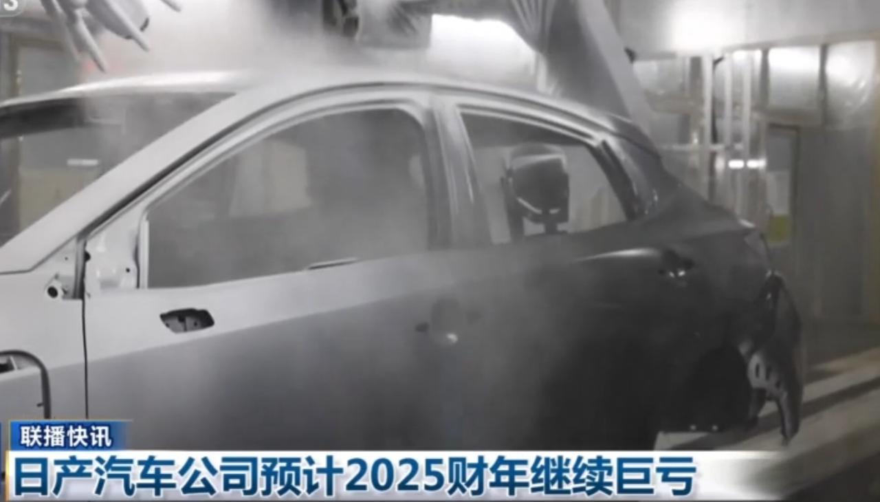 在日产汽车的生产线上，机械臂精准作业，车身在自动化流程中完成组装与喷涂，展现出高