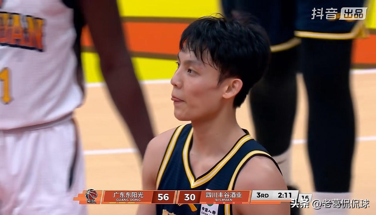 我对广东东阳光当家控卫徐杰真是大失所望！虽然今天广东东阳光在主场以93：51轻取