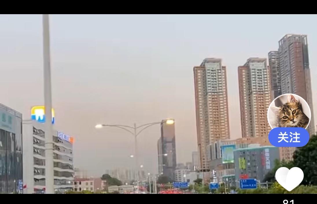 2026年房价将迎4大巨变，有人看涨有人避险，刚需族必看！

明年房价到底怎么走