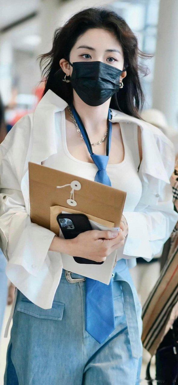 喻言 你那糖葫芦叫什么名啊喻言大型嘴硬现场！嘴上不要不要，转身摇窗追问糖葫芦叫什