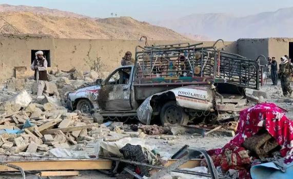 死伤惨重！我们两个邻国激烈交火，数百人死伤，几十辆坦克、装甲车等被摧毁！

阿富