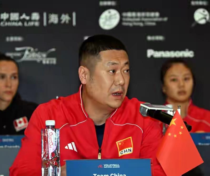 赵勇执教的中国女排现阶段主要还是以打整体排球为首要目标，要求队伍整体提速，提倡打