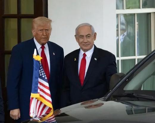 刚听到消息，后背发凉，跟一位在智库的老同学吃饭，他私下告诉我：特朗普的中东算盘全