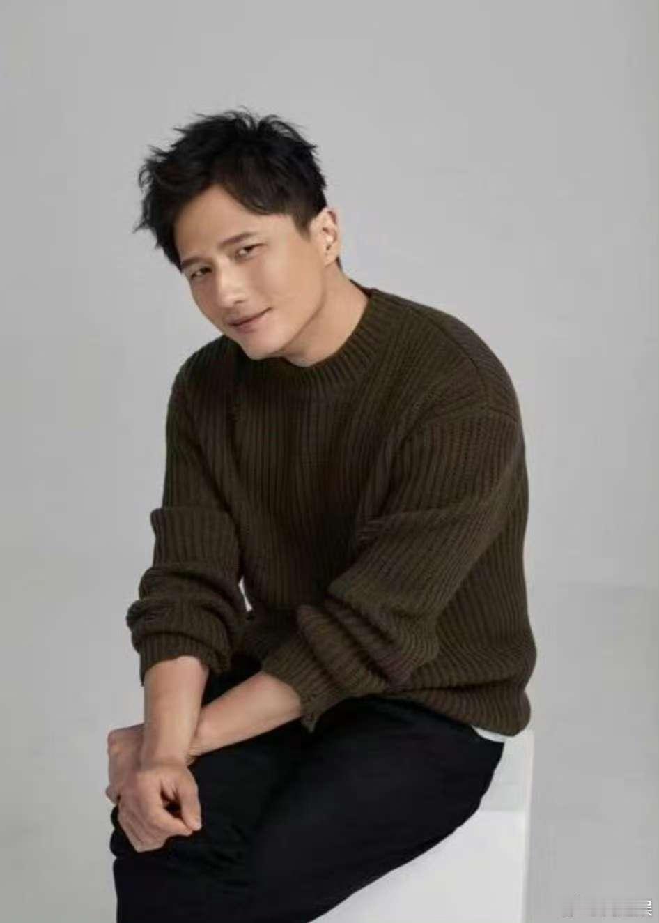 不得不说， 尹子维误杀3人设  给了我们一个全新的视角。他饰演的正义警察，在复杂