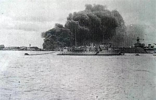 1937年10月27日，上海苏州河北岸，一座六层钢筋水泥仓库里，420个中国士兵