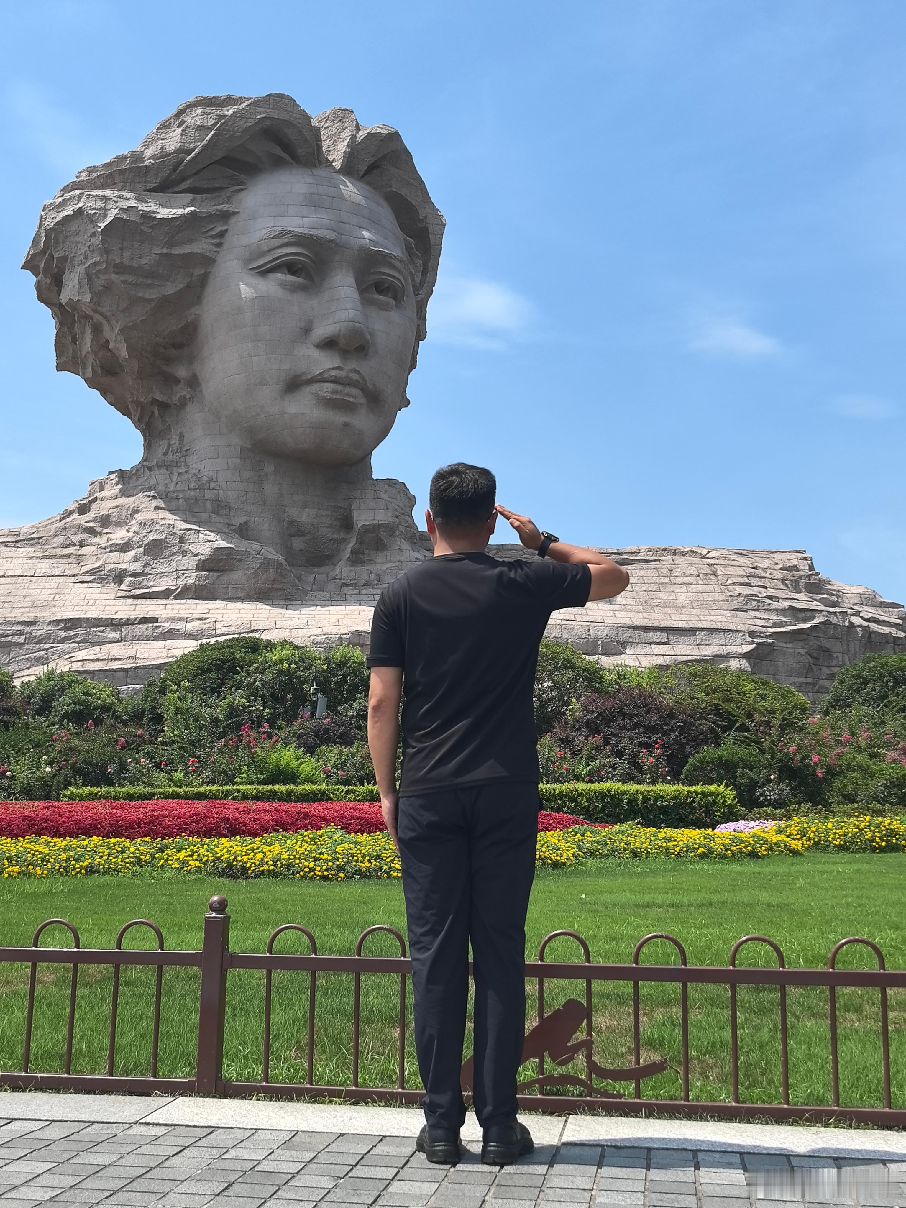 今天，一起缅怀伟人[心][心][心]毛主席逝世50周年缅怀 ​​​