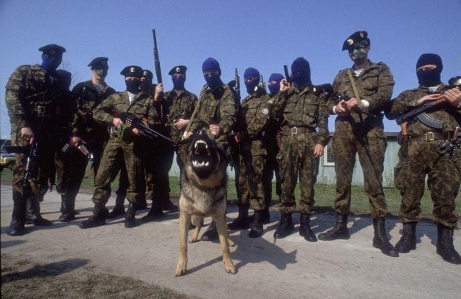 1990年代，里加特警队的军官们合影。 ​​​