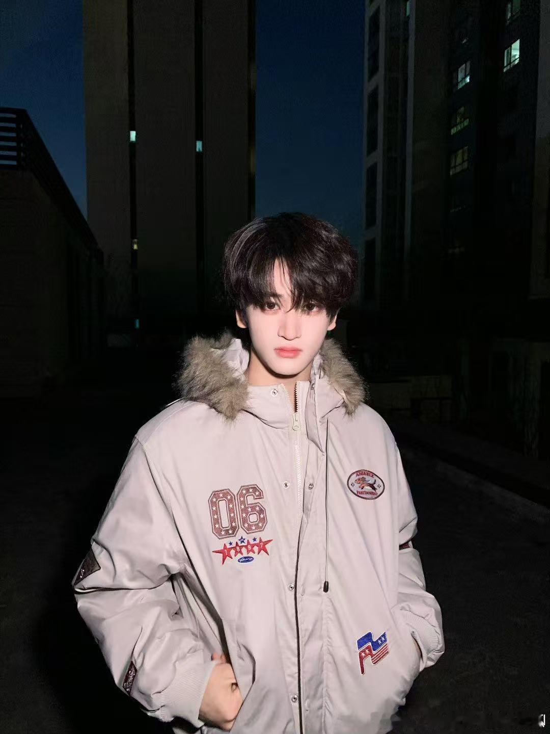 邓佳鑫头像 查无此人 七匹狼全员换头像，别人都换了指定照片，只有邓佳鑫直接搞成无