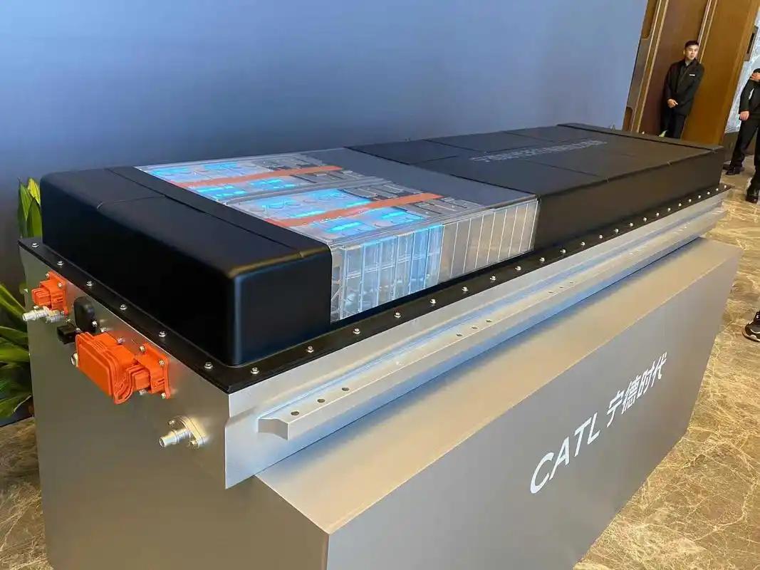 宁王王炸落地！麒麟 3 电池 3 兆瓦输出，国产电车性能直接登顶全球。爆点前置：