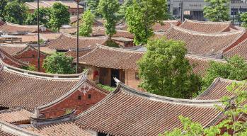 咱们今天就聊一所老牌师范——闽南师范大学。不整虚的，分数线、王牌专业、毕业能拿多