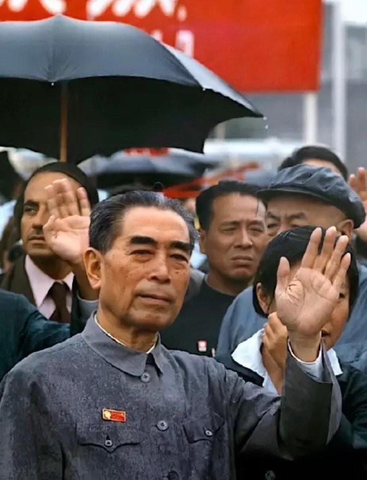 [太阳]周总理写的诗水平如何？陈毅陈老总曾经直言不讳地说：你当好总理就行了，诗还