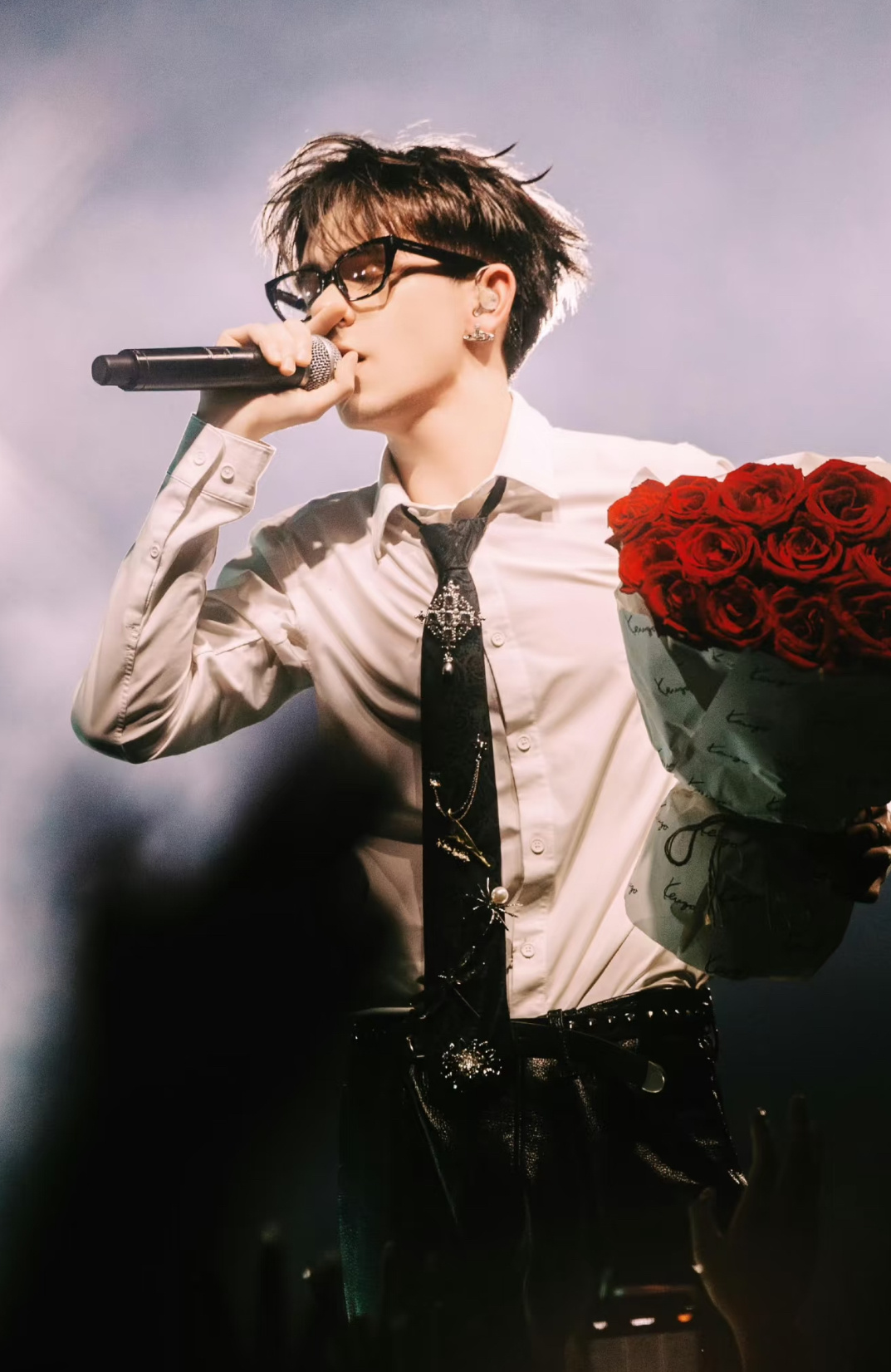 庆怜回应转发安崎浪姐动态 主持人一追问，庆怜就大方分享！说安崎的唱跳实力早就被业