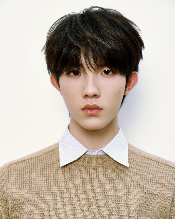 苏新皓米兰大秀预热造型苏新皓米兰看秀预热造型 苏新皓米兰大秀预热造型来了！好有少