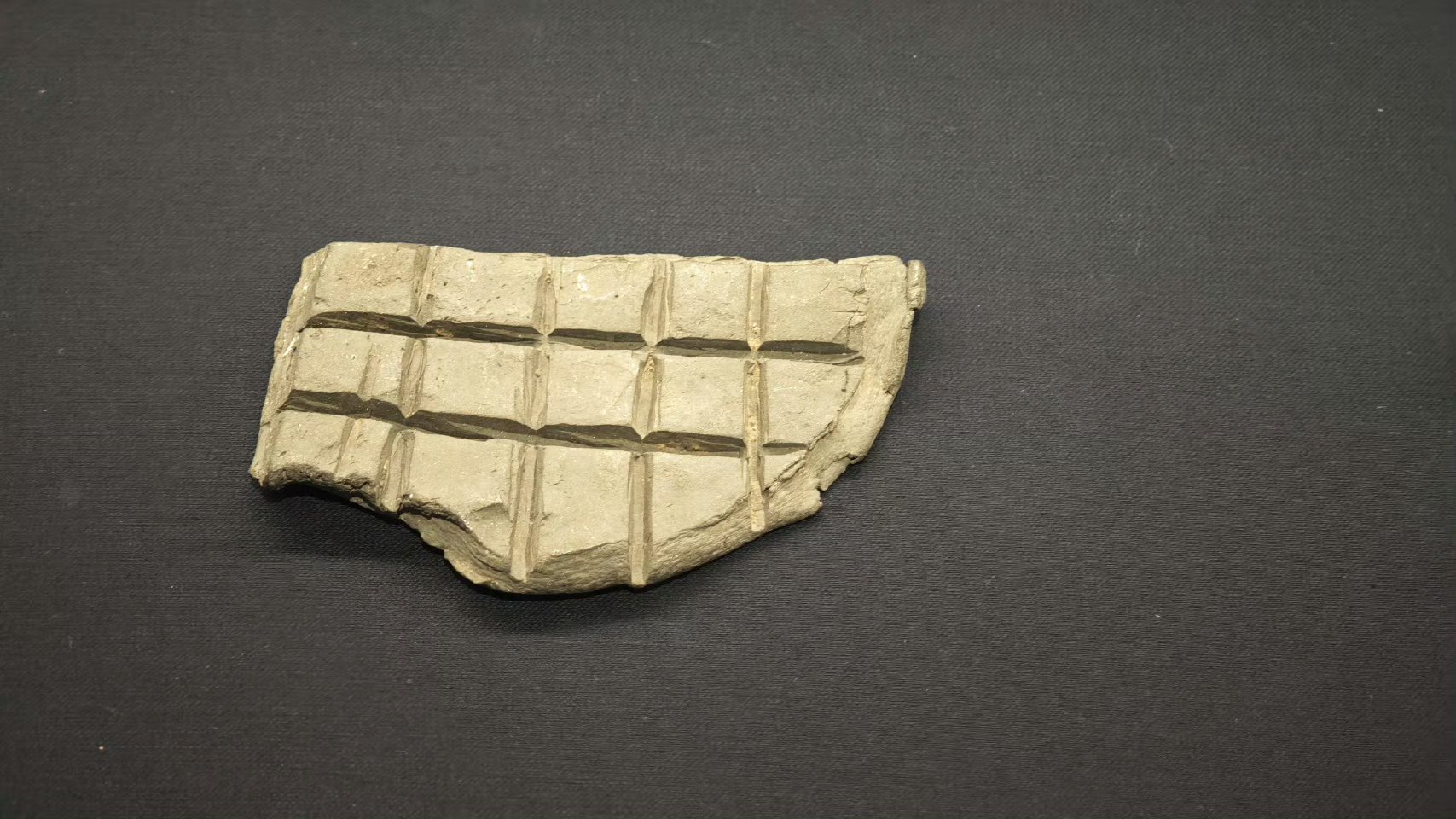 古代人掰银子像掰巧克力 终于知道古人怎么拿银子支付了