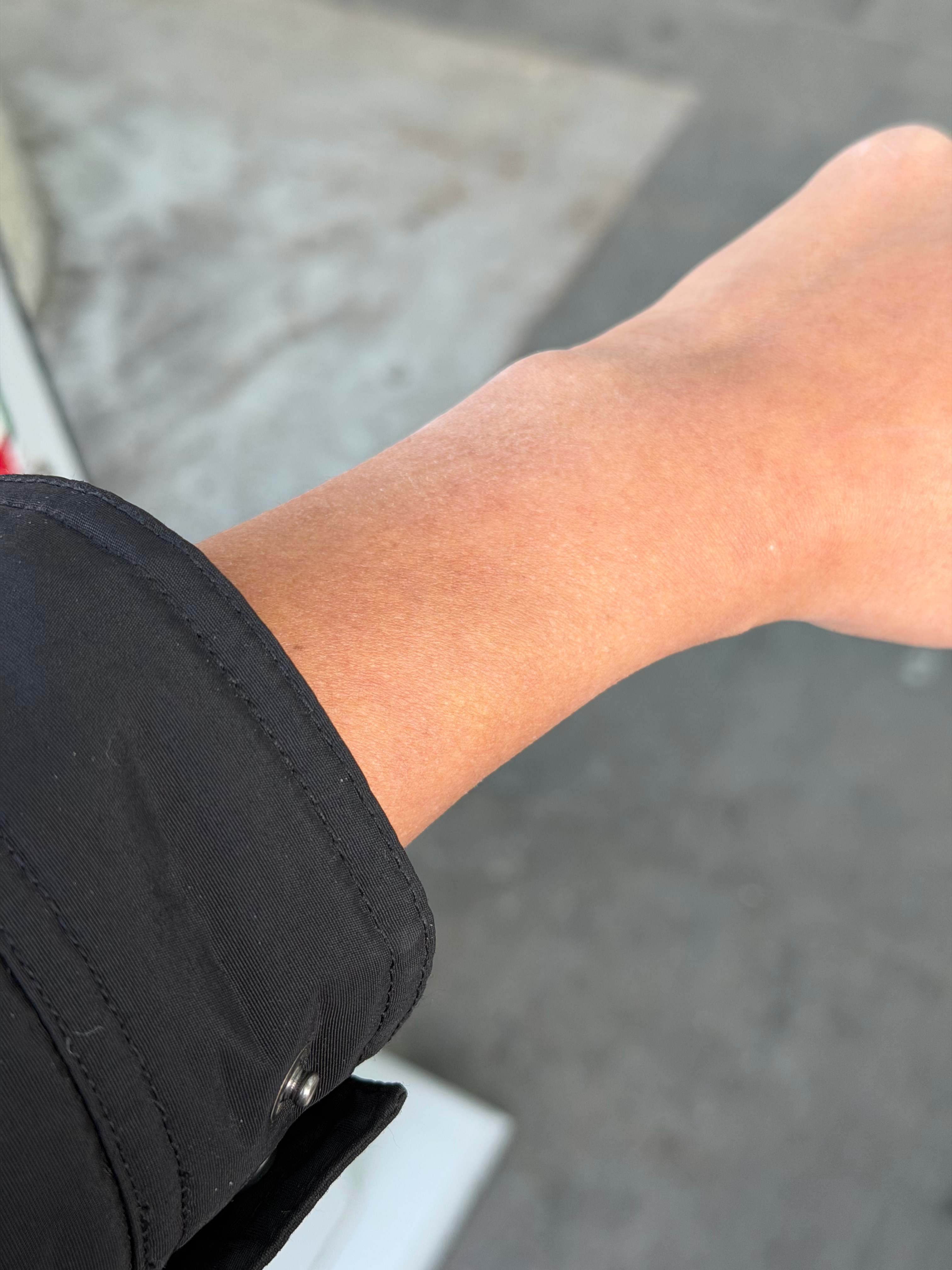 我已经两个多月没带过智能手表了。有段时间，我睡觉带表，经常被震醒。不被各种消息束