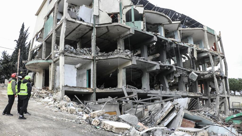 以色列军方表示，尽管已经停火，但他们仍然对黎巴嫩南部“黄线以南的威胁”发动了新的