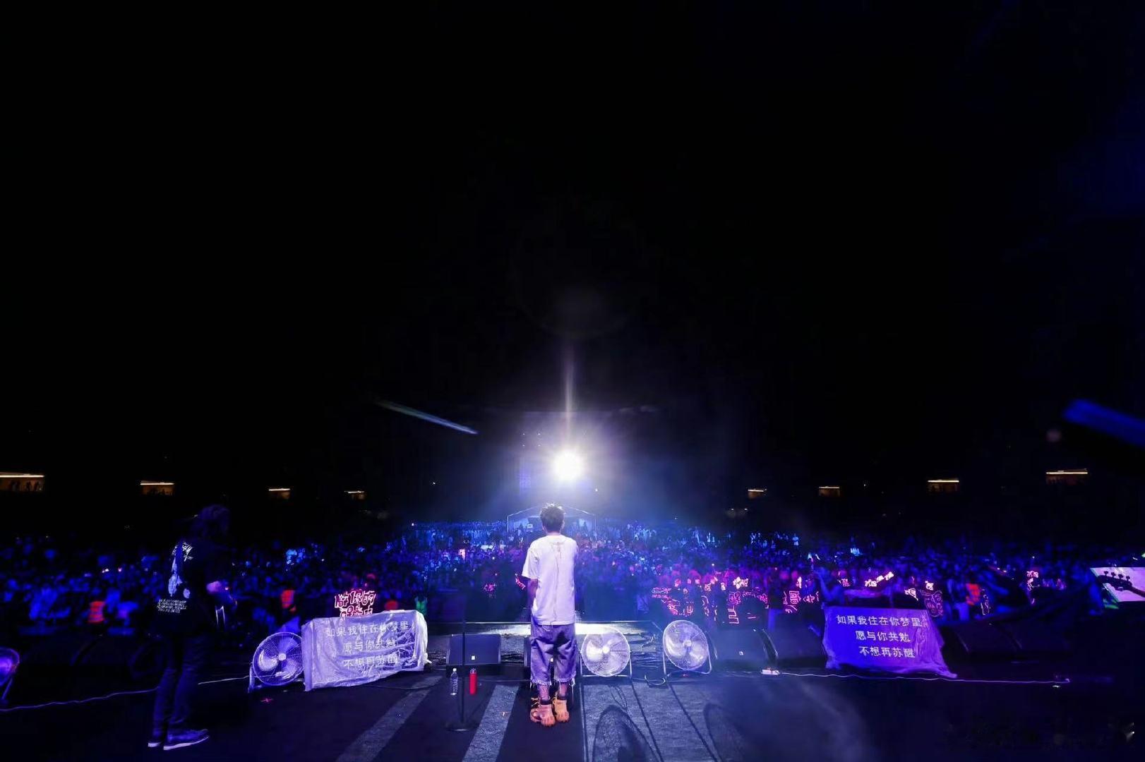 #AI都知道苏醒是足球解说员了#能够看得出来苏醒对足球是真爱了，这下连AI都知道