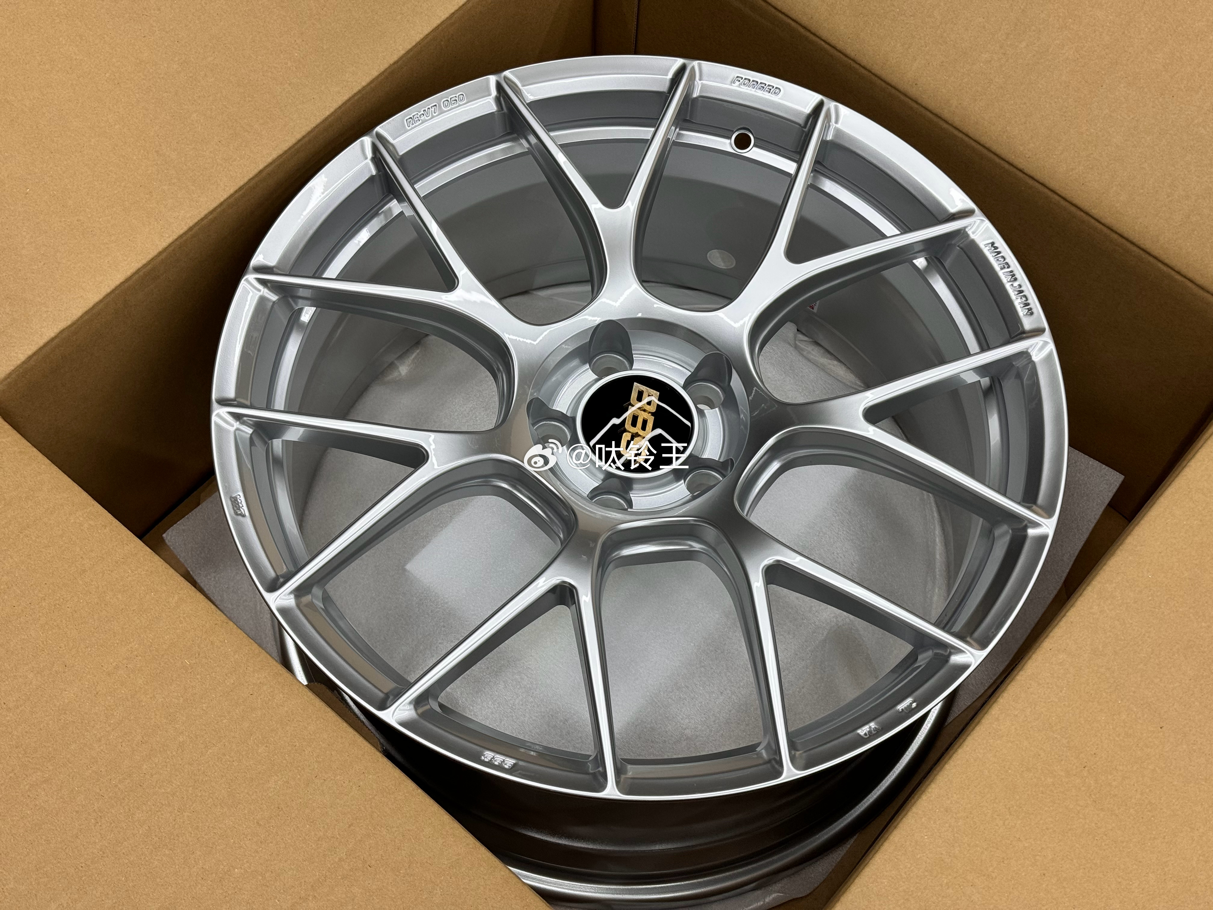 现货供应 全新日本进口BBS REV7（DS银）19寸 前9J ET25 后10