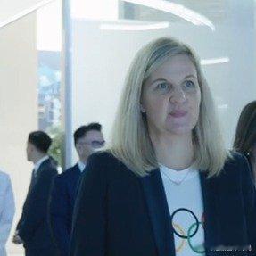 国际奥委会主席考文垂访华，大湾区成首站热门地！在深圳，醒狮互动让她对非遗文化兴趣