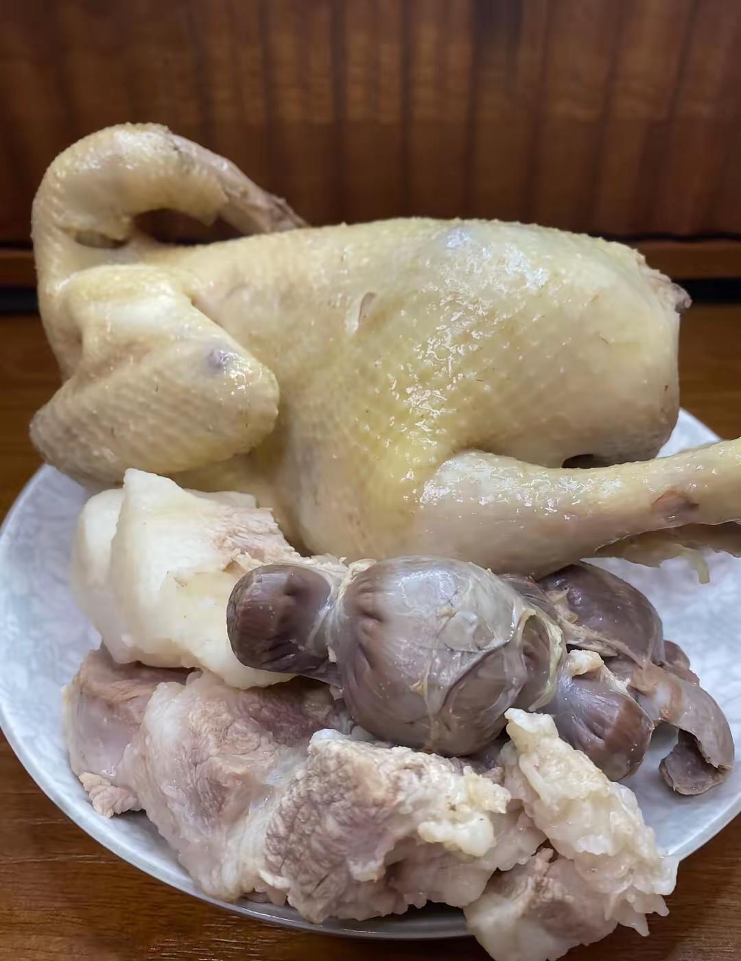 湛江白切鸡要用180天吗
中国白切鸡看广东，广东白切鸡看湛江。湛江白切鸡，也被誉
