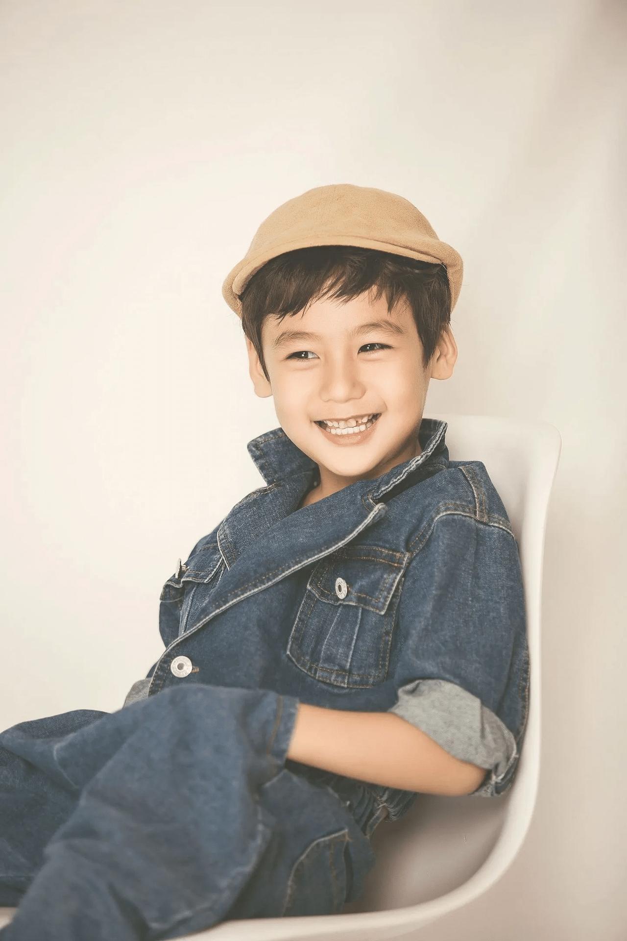 当然！这种“男孩性格”的女孩，她们的魅力是独特且极具吸引力的，常常被认为是“宝藏