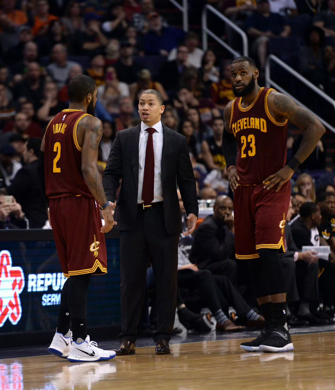骑士詹姆斯欧文nba 假如三人继续联手，你觉得能拿几个总冠军[doge] ​​​