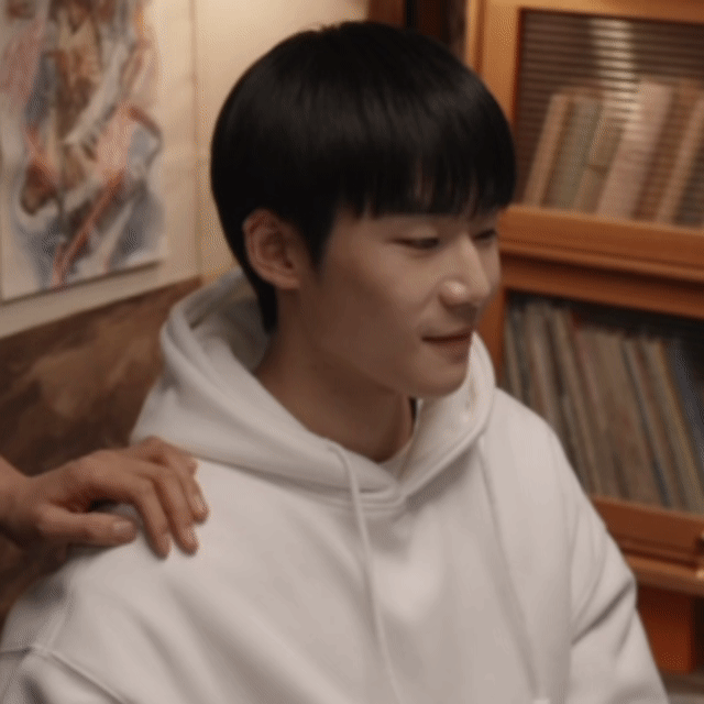 三人行没有章法 赵左右没有想法剧情太扎心！俩未来赵左右回来 “捣乱”，小赵被学文