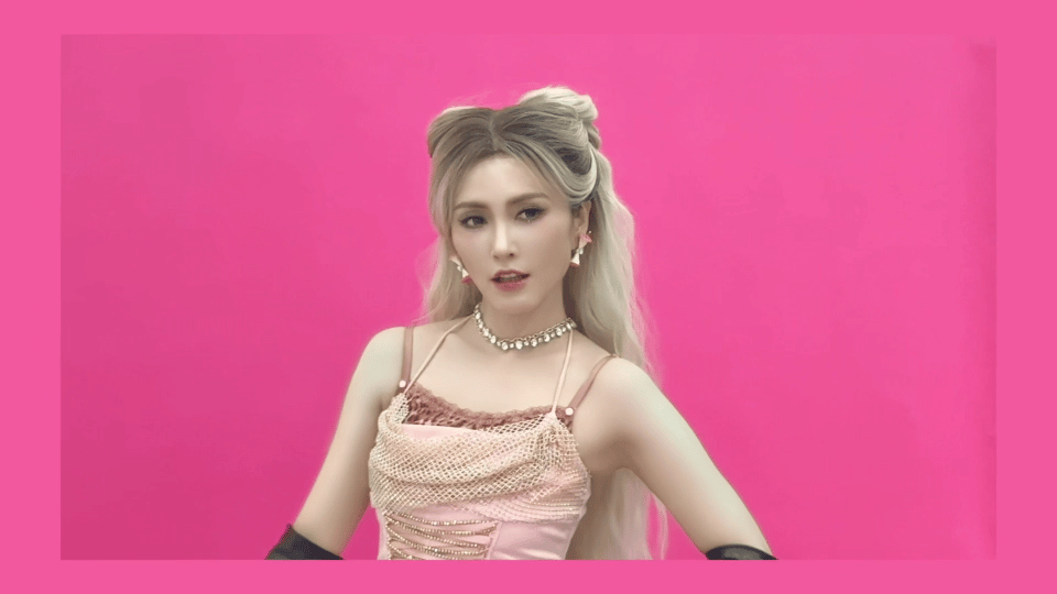徐洁儿好像美少女战士造型辨识度直接拉满，整体装扮复刻经典角色风貌，登台瞬间惊艳全