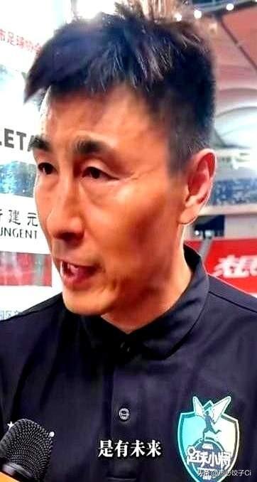 李玮锋指导说，因为我讲过，没有想到说，跨了一个赛道的人来搞，我们做的行业，要比我